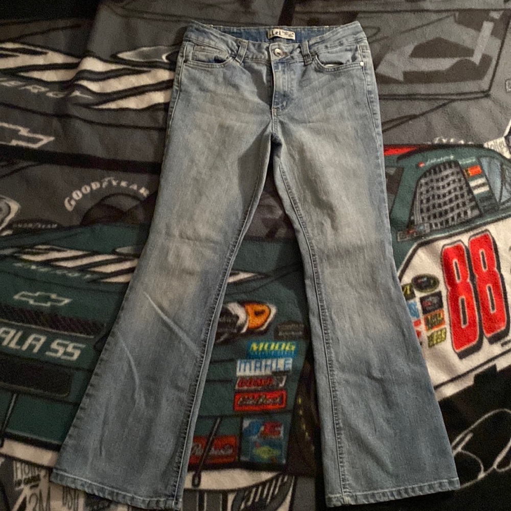 Junior jeans size 5 L.e.i. Great shape